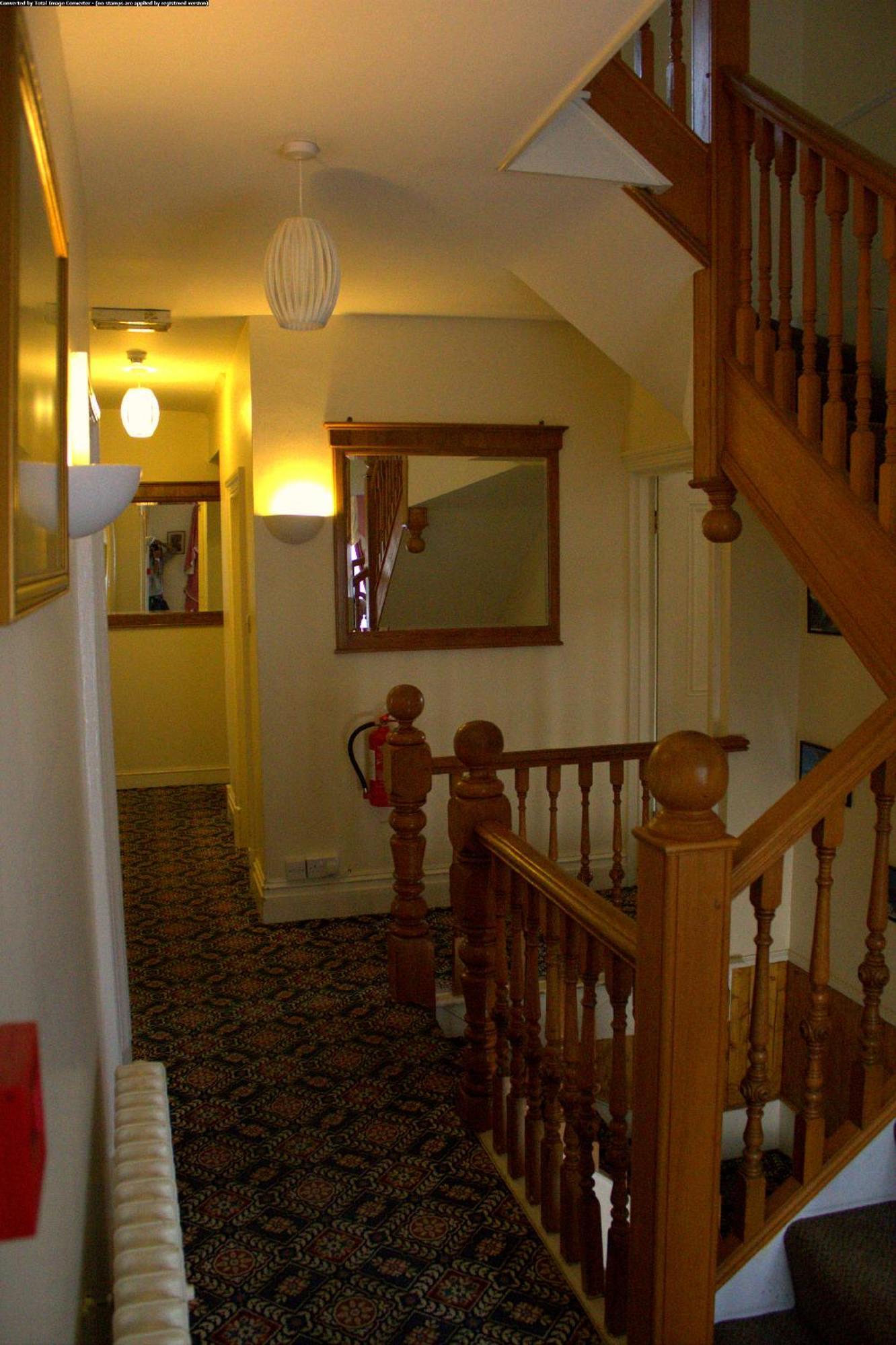 Gatwick Turret Guest House Horley Bagian luar foto